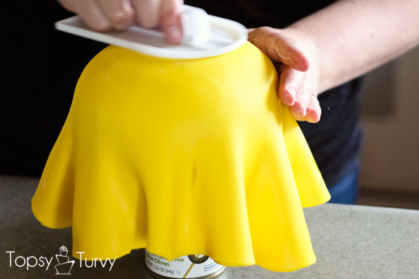 lego-head-cake-tutorial-smoothing-fondant