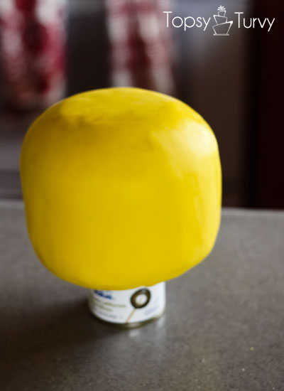 lego-head-cake-tutorial-fondant-covered