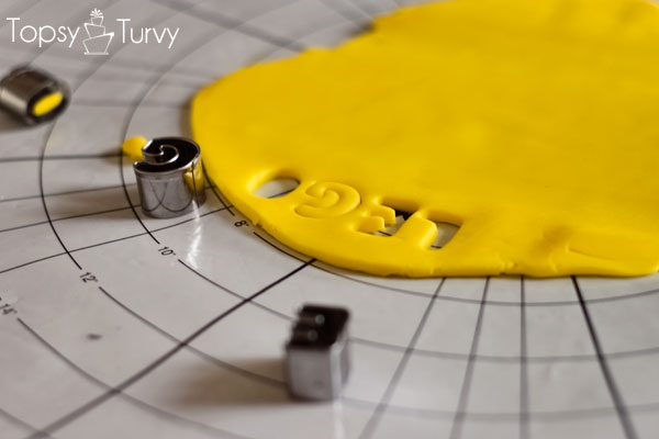 lego-head-cake-tutorial-letter-cut-outs