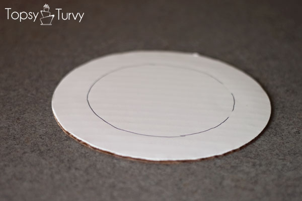 lego-head-cake-tutorial-cutting-cardboard-circles