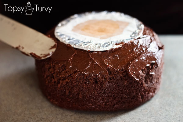 lego-head-cake-tutorial-frosting-base