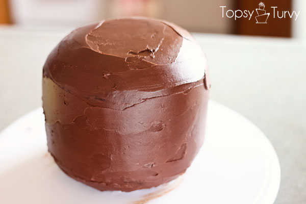 lego-head-cake-tutorial-ganache-frosting